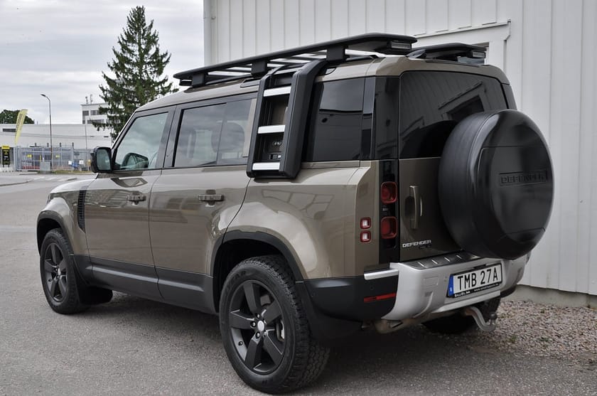 Bild 4 av Land Rover Defender 110 P400 MHEV SE 7-Sits Nav Drag Meridian Pano 360°