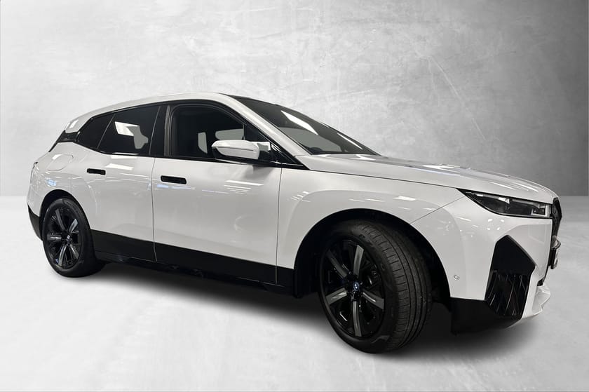 Bilde 4 av BMW iX xDrive50 50 Fully Charged, Sport, Sky lounge, Laser, 21'', Krok