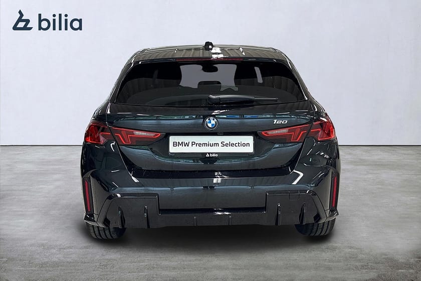 Bild 4 av BMW 120 Aut M-Sport | Panorama | Rattvärme | Backkamera