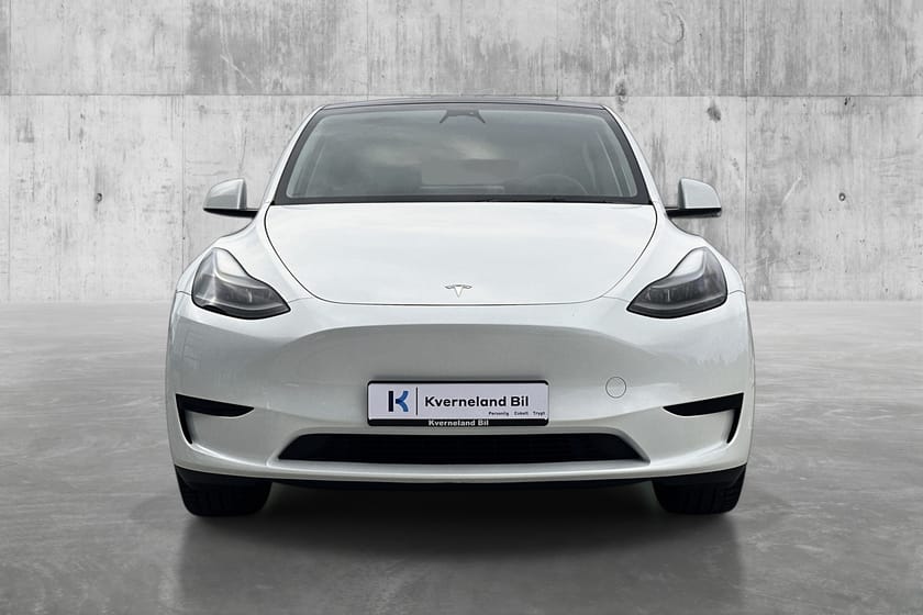 Bilde 2 av Tesla Model Y Standard Range RWD Hengerfeste/El Bakluke/AppStyring/RWD
