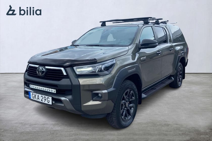 Bild 1 av Toyota Hilux Dubbelhytt 2,8 TURBO D-4D,  4WD KÅPA LEDRAMP DRAGKROK VÄRMARE