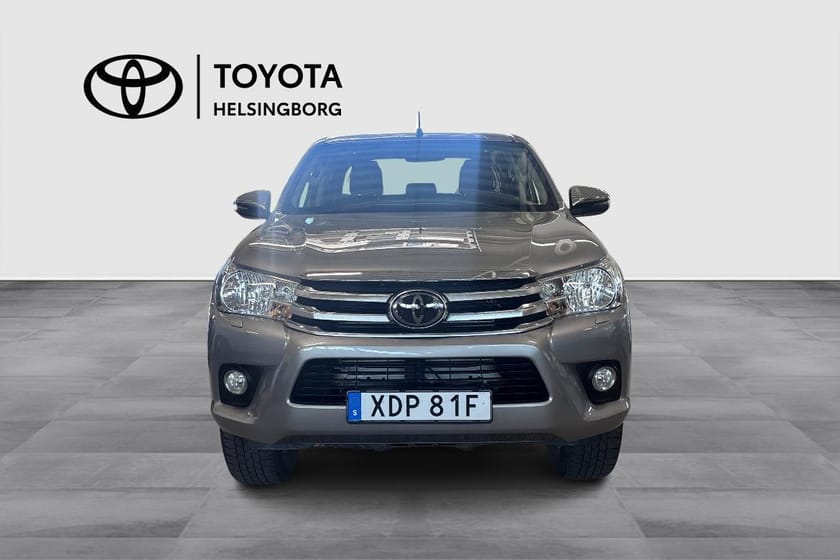 Bild 2 av Toyota Hilux Dubbelhytt 2,4 4d Auto 4WD Invincible
