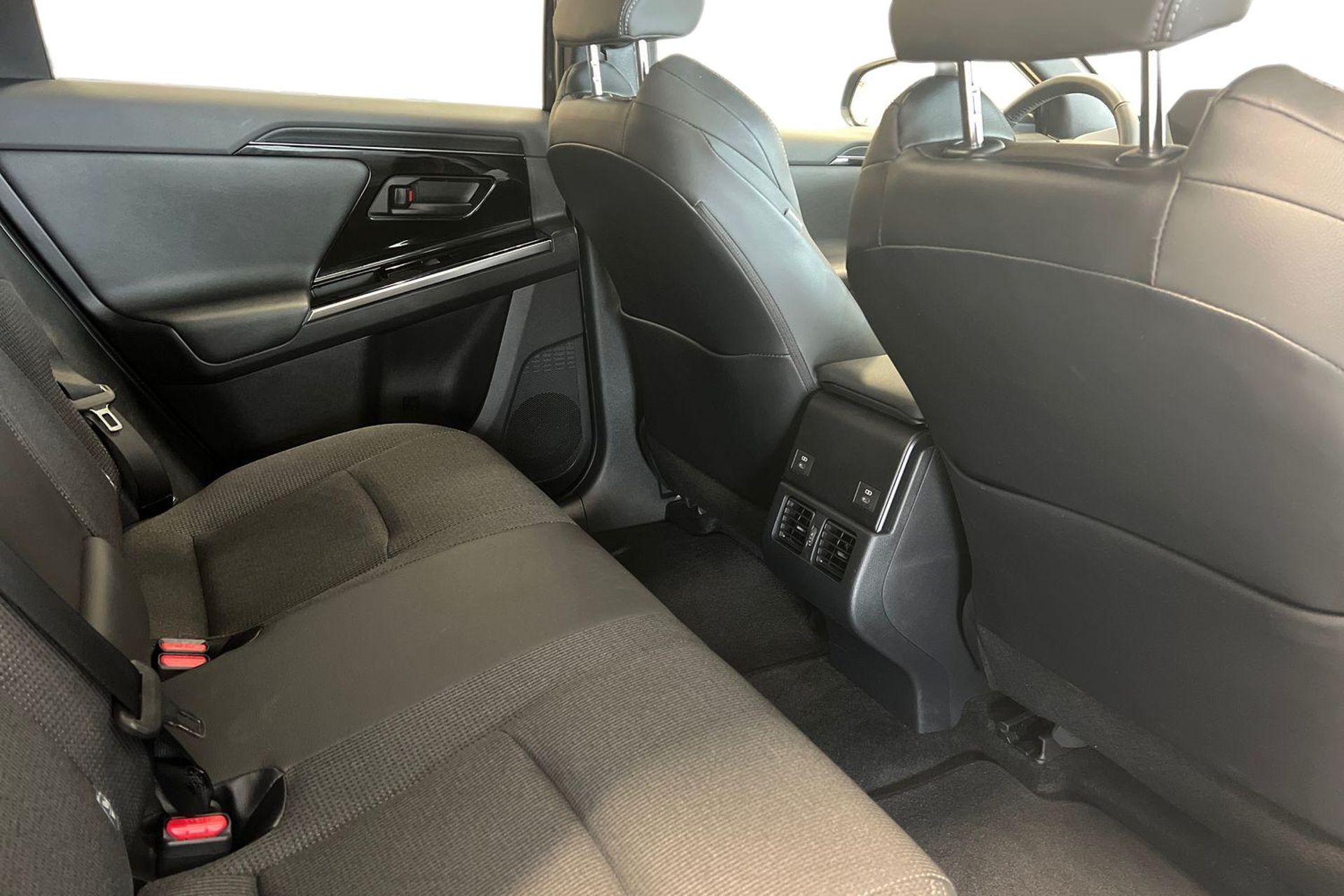 Toyota bZ4X AWD Style Elstolar 2023, bild 7/10