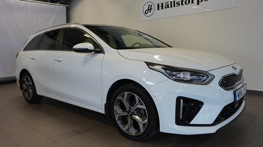 Bild 1 av Kia Ceed Sportswagon Plug-in Hybrid /Plug-in Hybrid/Drag/PANORAMA/Läder/Bra utrustad/