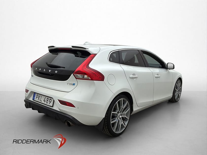 Bild 5 av Volvo V40 T5 R-Design Kamera Pano Navi BLIS Värmare Keyless