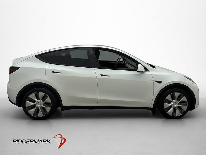 Bild 5 av Tesla Model Y Long Range AWD MOMS Autopilot En-Brukare