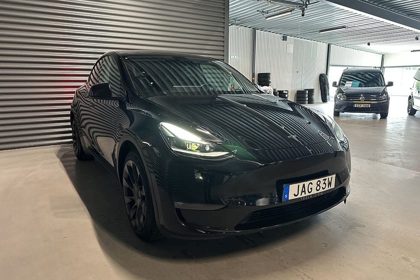 Bild 3 av Tesla Model Y Long Range AWD 514hk Backkamera Panorama Drag