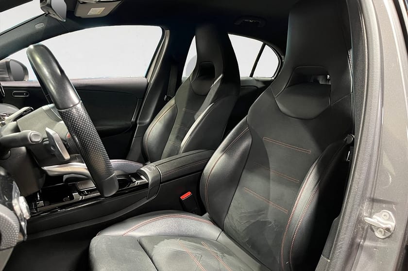 Bild 3 av Mercedes-Benz A 180 136 HK AUT AMG LINE 9900MIL COCKPIT BACKKAMERA NYBES