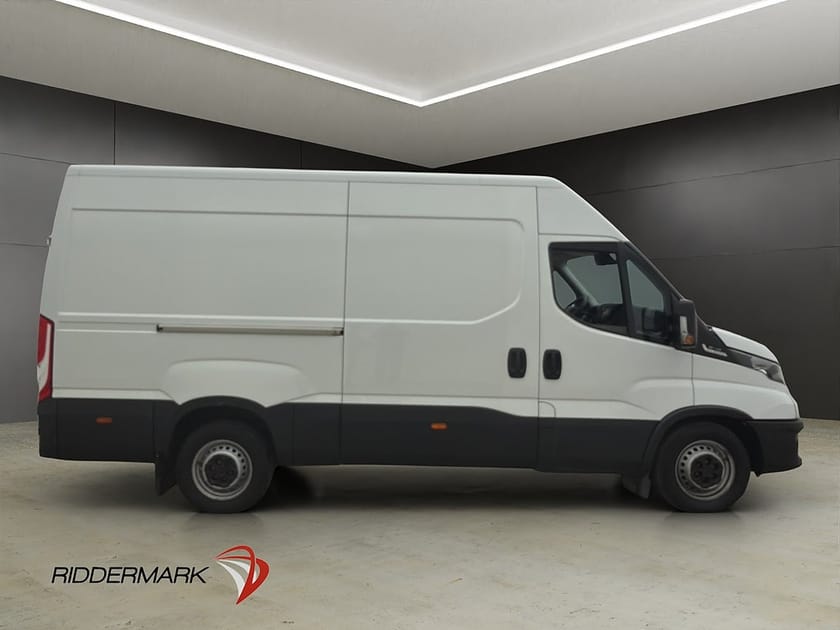 Bild 2 av Iveco Daily 35-140 Van L3H2 2.3JTD 136hk Värmare 3-Sit Farthållare Moms