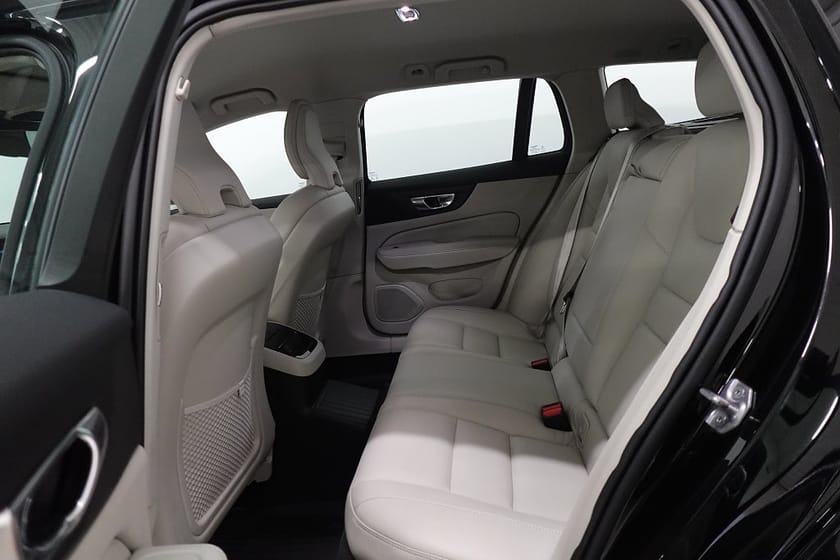 Bild 5 av Volvo V60 Recharge T6 AWD Inscription Drag P-Värme Skinn Orrefors