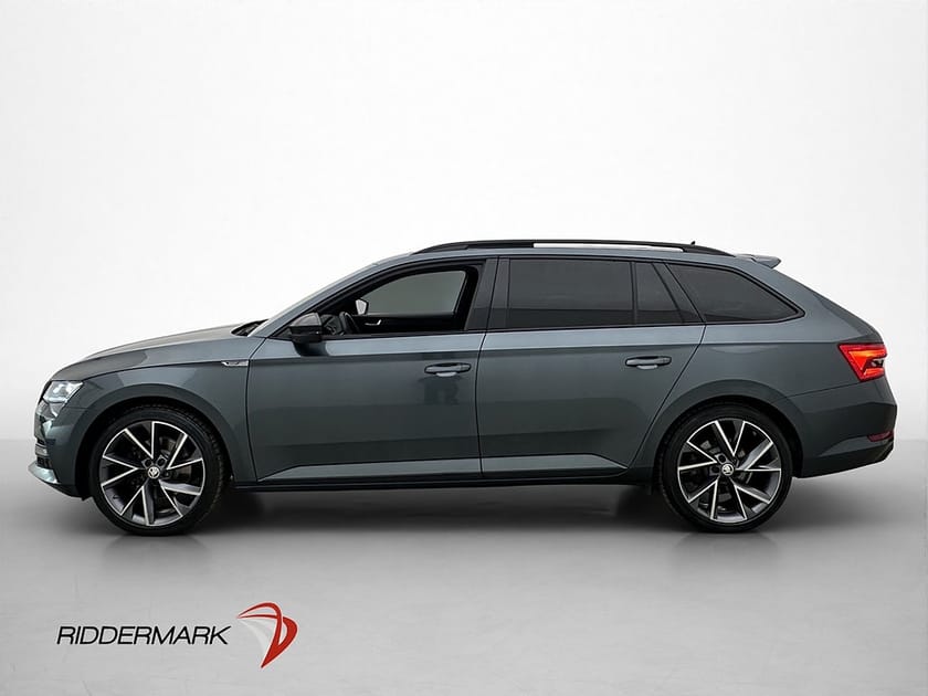 Bild 5 av Škoda Superb iV Kombi Skoda Plug-in Sportline Pano Cockpit 360° Drag