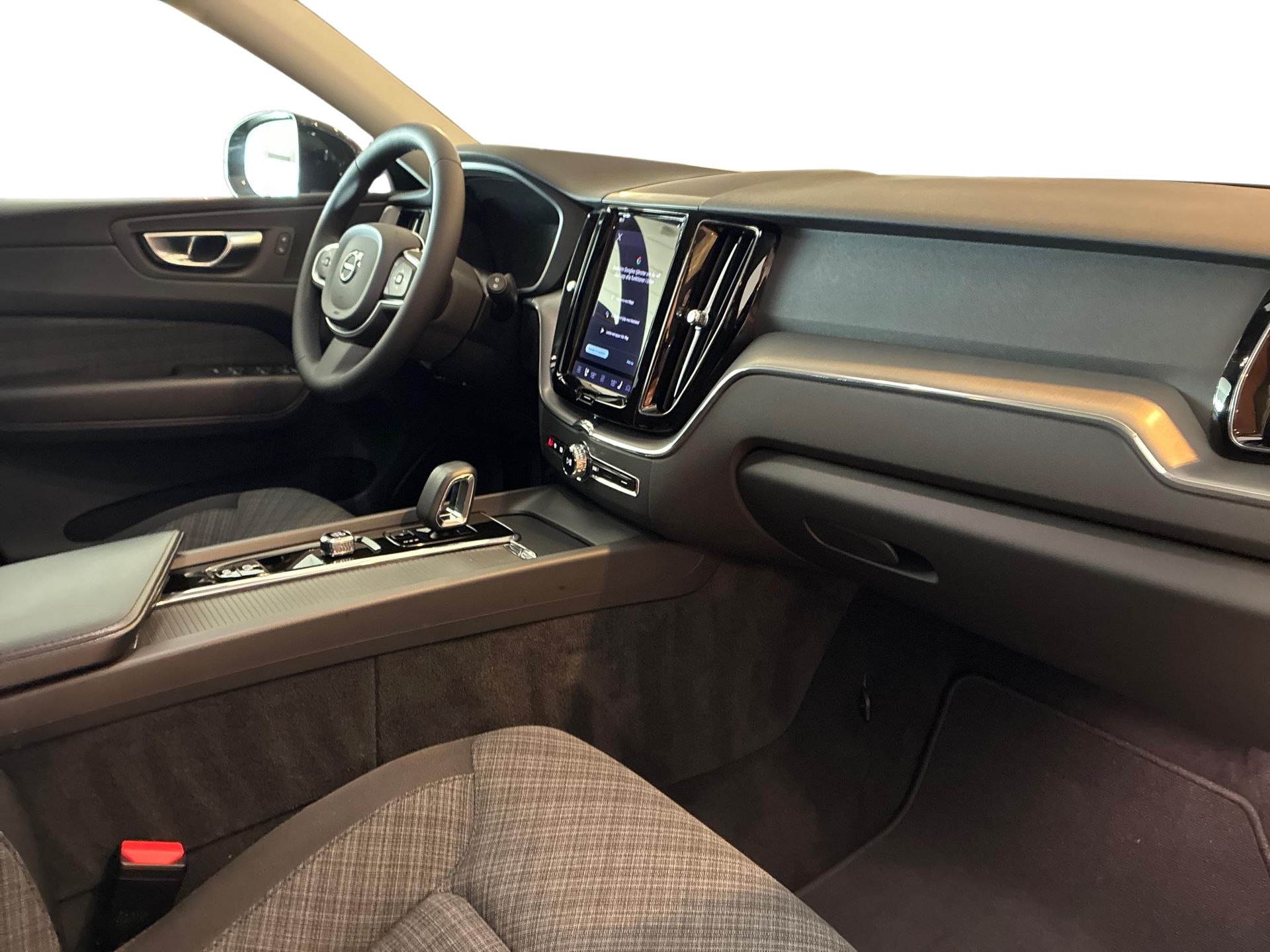 Volvo XC60 Recharge T6 Core Edition 2023, bild 4/25