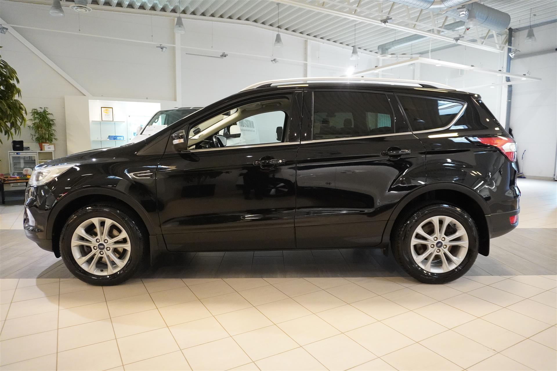 Ford Kuga 2019, kuva 3/10