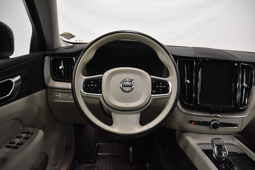 Bild 2 av Volvo XC60 B5 AWD Inscription Drag AdaptivF Rattv Orrefors Google 249hk