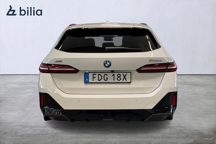 Bild 4 av BMW 530e xDrive Touring M Sport Värmare B&W Adaptiv farth. Drag