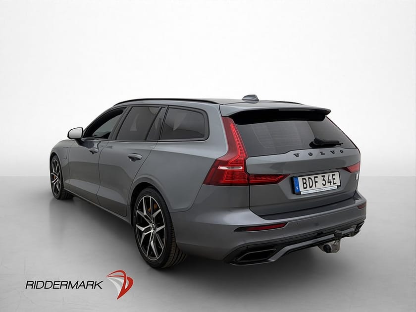 Bild 2 av Volvo V60 Recharge T8 AWD R-Design VOC Pano H/K HuD 360°