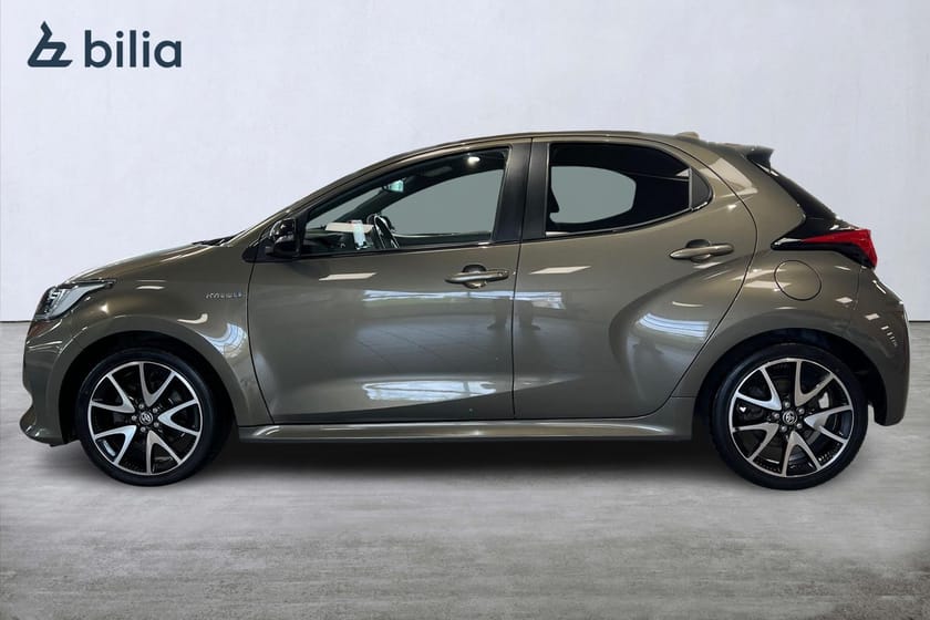 Bild 3 av Toyota Yaris Hybrid 1,5 Style Delläder Keyless Nyservad