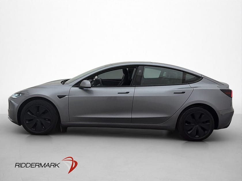 Bild 5 av Tesla Model 3 Long Range RWD Svensksåld Panorama Skärm-Bak