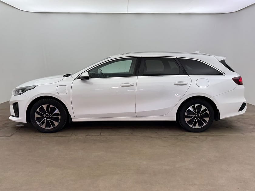 Bild 3 av Kia Ceed Sportswagon Plug-in Hybrid SW DCT Advance Plus B-kamera Carplay