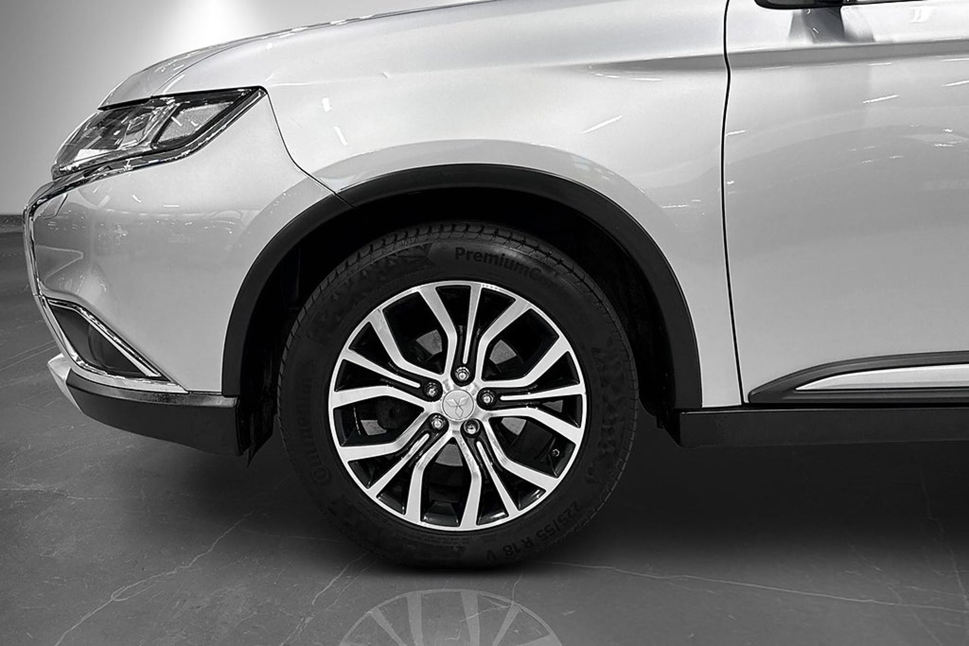 Mitsubishi Outlander 2016, bild 2/10