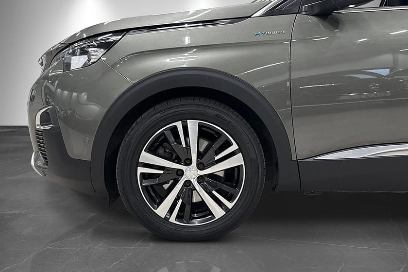 Bild 2 av Peugeot 3008 GT HYBRID4 300hk EAT Moms Drag Adaptiv Cockpit Navi Eu6
