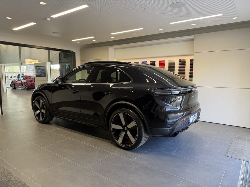 Bild 3 av Porsche Macan 4 / 408HK / Panoramatak