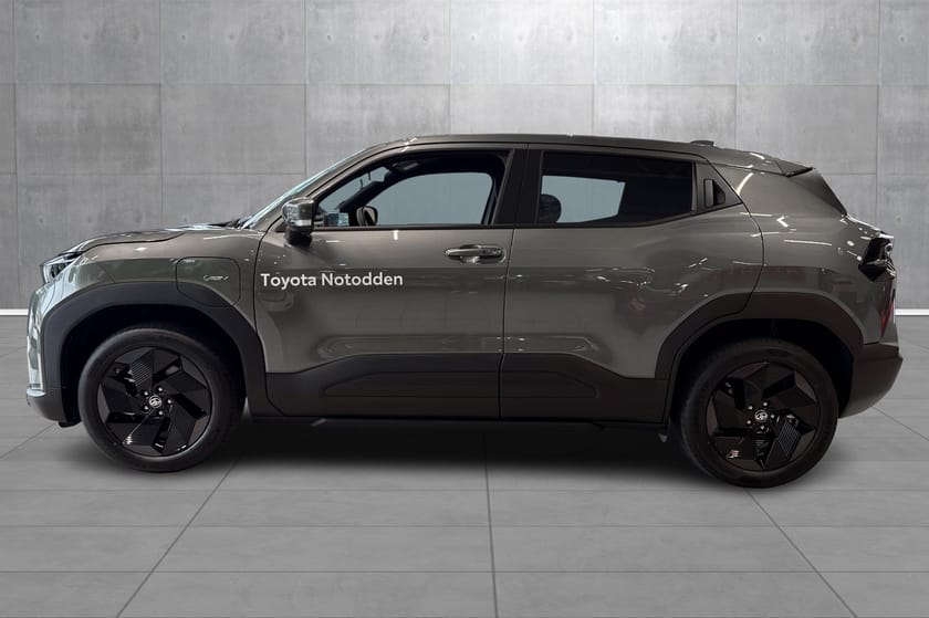 Bilde 2 av Toyota Urban Cruiser SUV 4WD, høy bakkeklaring, EL 395 km rekkevidde