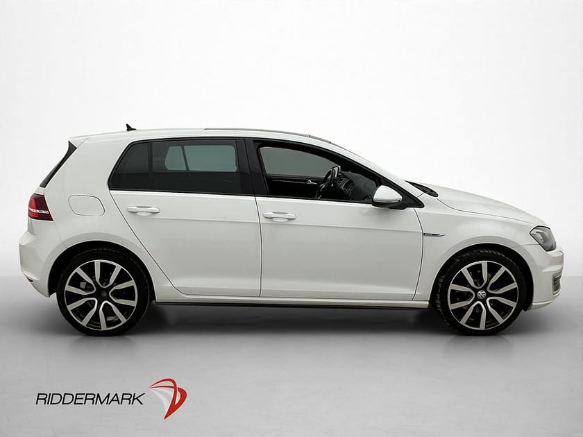 Bild 5 av Volkswagen Golf GTE 204hk Pano Fjärr-Värm Navi CarPlay PDC