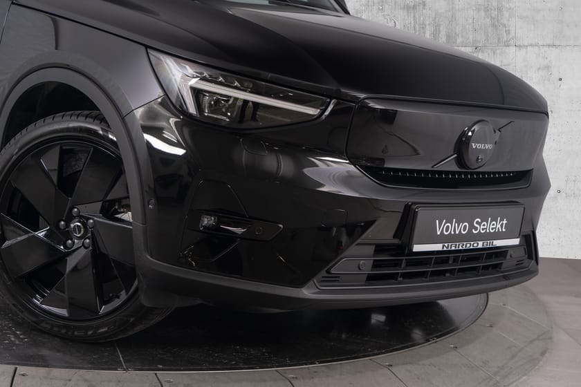 Bilde 2 av Volvo EX40 Twin Motor 408 hk Ultra Black Edt. Pixel/Harman Kardon/360/Soltak