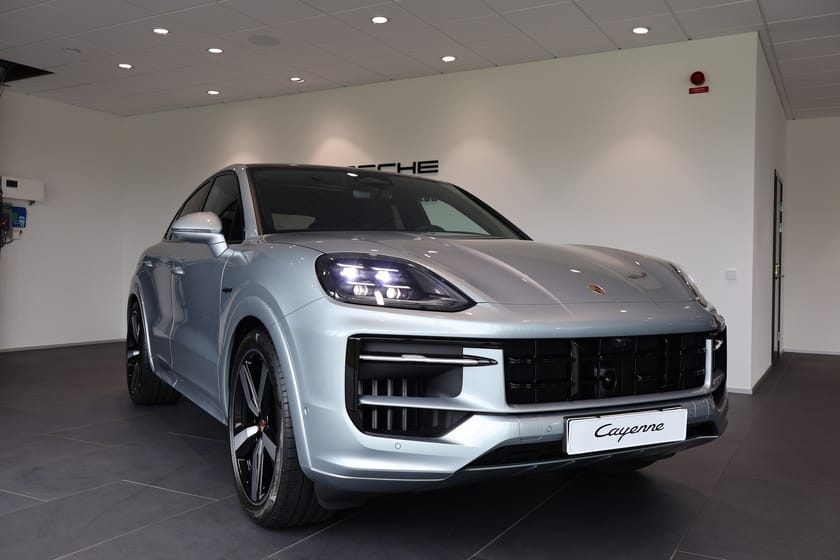 Bild 4 av Porsche Cayenne E-Hybrid Coupé Black Edition 470hk