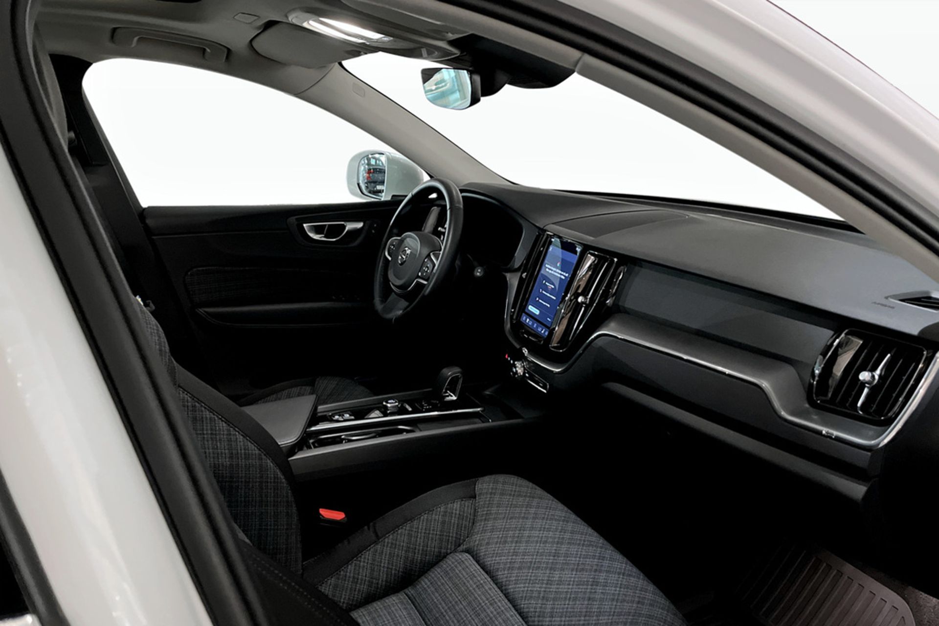 Volvo XC60 T6 Plug-In Hybrid AWD 2025, bild 4/10
