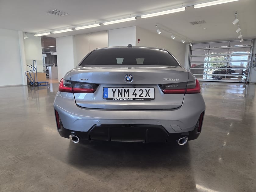 Bild 4 av BMW 330e xDrive Sedan M Sport | Drag | Widescreen | Rattvärme