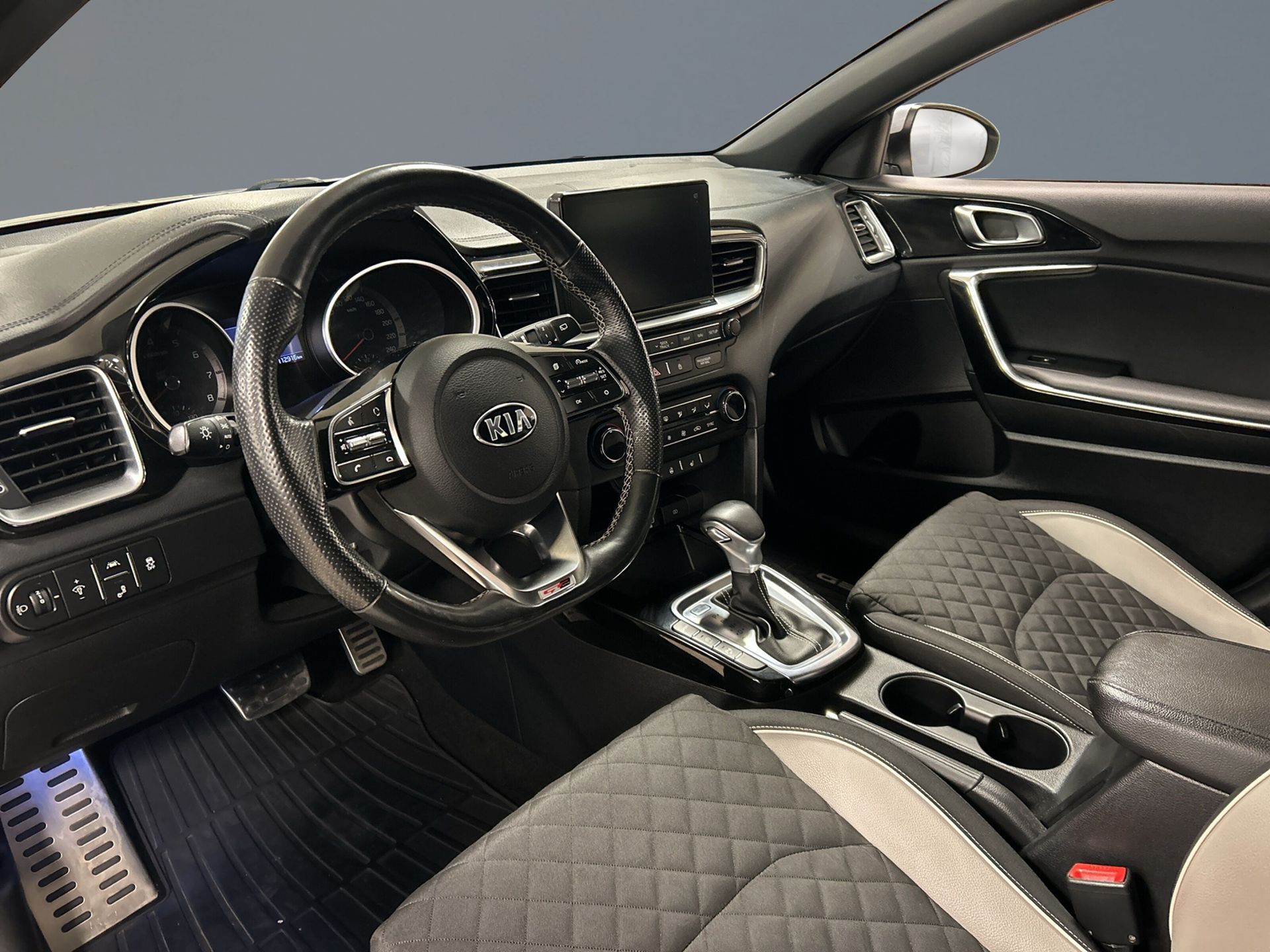 Kia Ceed 1.4 T-GDI 2019, bild 4/10