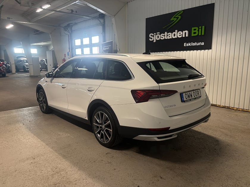 Bild 3 av Škoda Octavia Scout Skoda 2.0 TDI 4x4 Kamera/Värmare/Bluetooth/Drag