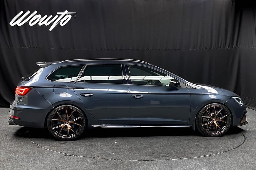 Bild 3 av SEAT León Cupra ST R 2.0 TSI 4Drive DSG 472HK /Milltek/Spec