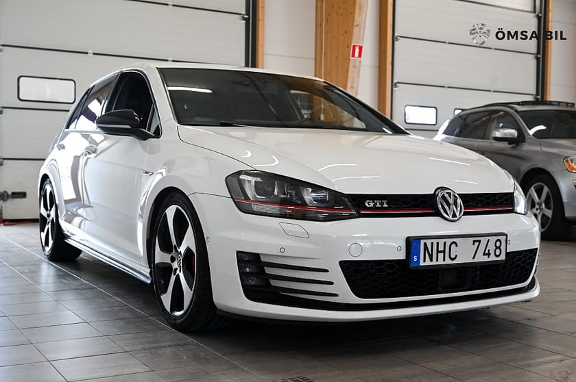 Bild 2 av Volkswagen Golf  GTI Performance 5-door 2.0 TSI BMT Nybesiktad