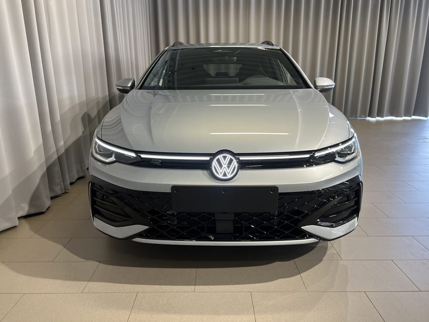 Bild 2 av Volkswagen Golf Sportscombi R-LINE 1,5 eTSI 150HK DSG, DRAG