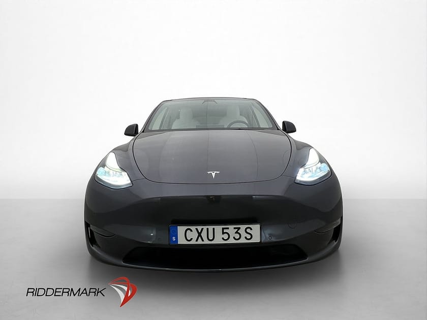 Bild 3 av Tesla Model Y Long Range AWD AP Pano Ljus-Interiör 1-Brukare