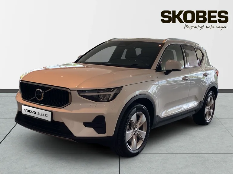 Volvo XC40 B4 FWD Bensin Core SE II Momsbil, Backkamera, Bränslevärmare