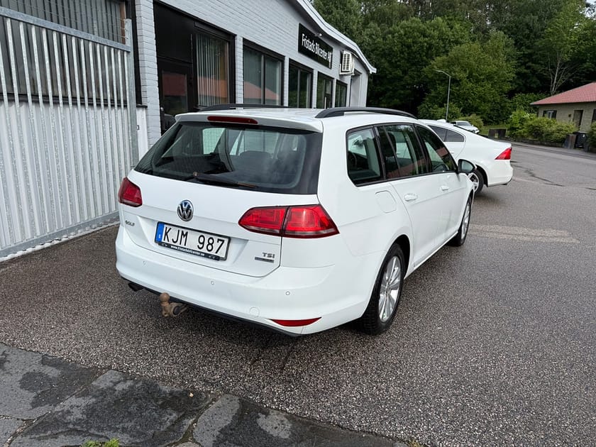 Bild 3 av Volkswagen Golf Sportscombi 1.2 TSI 105HK MASTERS / DRAG