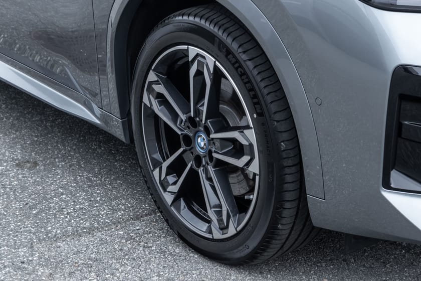 Bilde 3 av BMW iX2 xDrive30 M-Sport H.feste El.seter HeadUP H/K