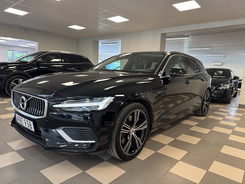 Bild 1 av Volvo V60 Recharge T6 AWD Helskinn Inscription CarPlay Drag VOC