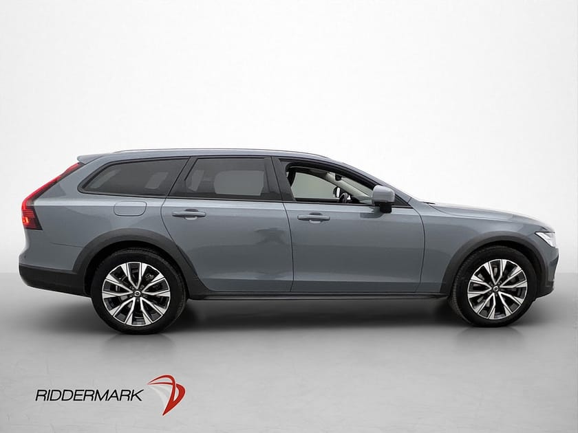 Bild 4 av Volvo V90 Cross Country B4 197hk AWD Core Värm Kamera Drag