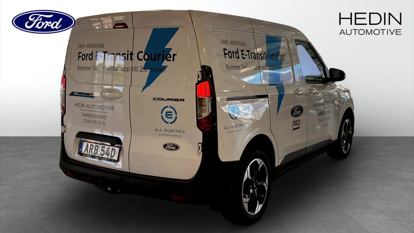 Bild 2 av Ford E-Transit Courier Demo | Limited | Skåp | FWD | 15,000 att ladda för |