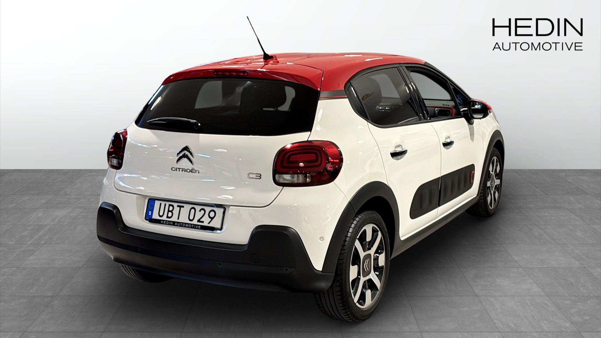 Citroen C3 1.2 PureTech 110 2018, bild 2/9