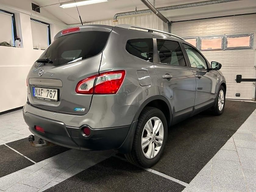 Bild 2 av Nissan Qashqai+2 1.6 dCi 130 hk 7 sits Panorama Drag Nybes Nyservad Nav