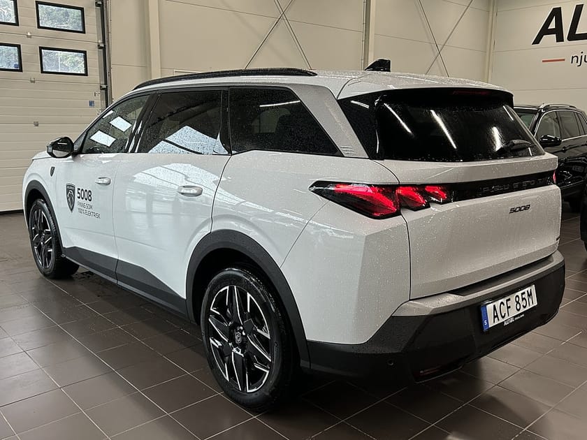 Bild 5 av Peugeot 5008 Hybrid 145