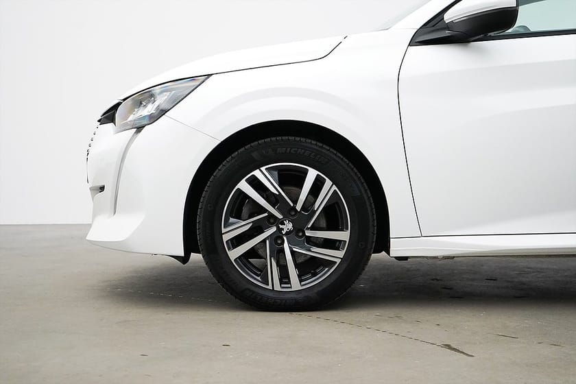 Bild 2 av Peugeot 208 1.2 / 100hk / Allure / RÄNTEKAMPANJ