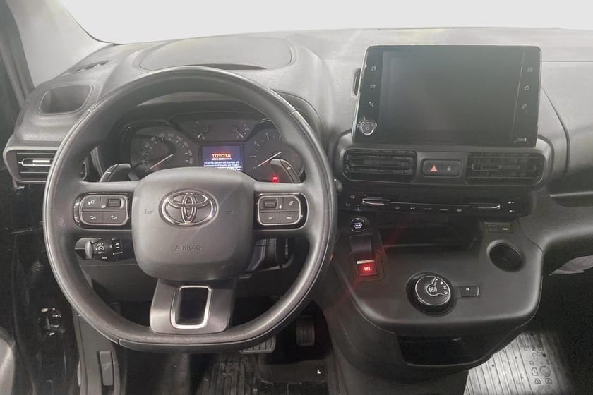 Bild 2 av Toyota ProAce City 1,5D ADBLUE 130 HK S&S AUT 8 PROFESSIO