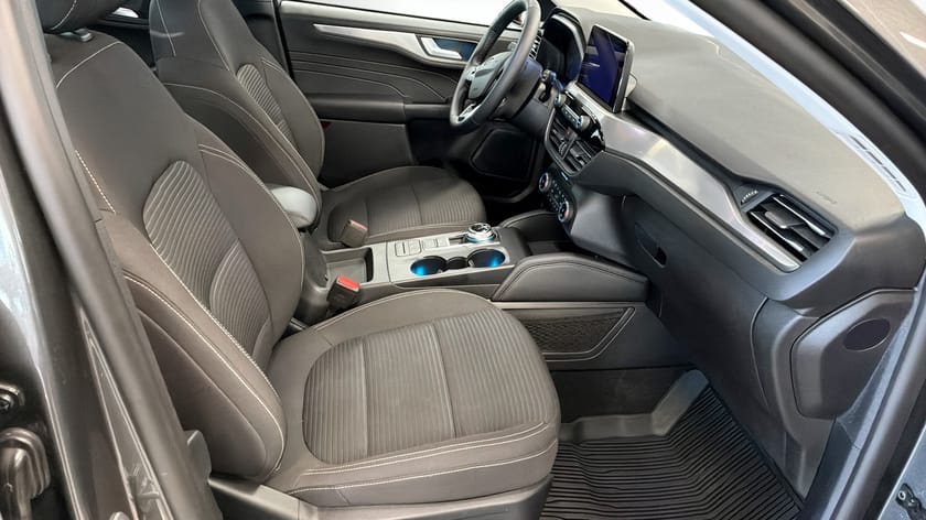Bild 3 av Ford Kuga Plug-In Hybrid TITANIUM 2.5 FWD 225HK CVT Titanium 225hk 2.5l PL 3995:-/månaden